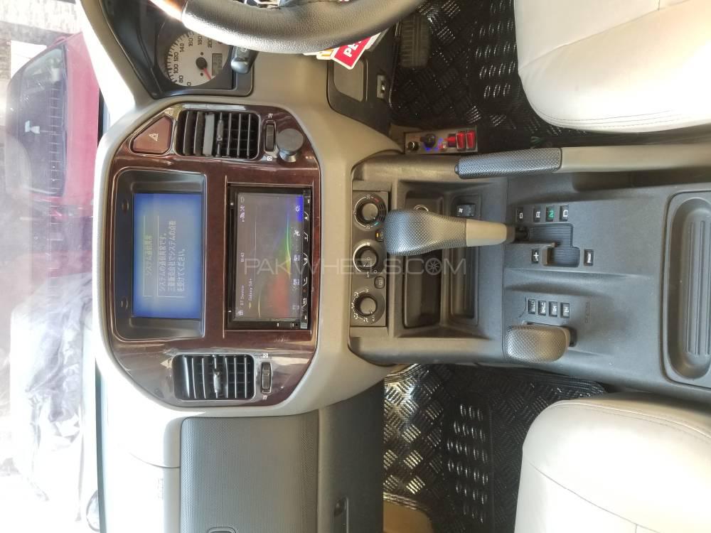 Mitsubishi Pajero 2004 for Sale in Lahore Mitsubishi Pajero 2004 for Sale in Lahore Image-7