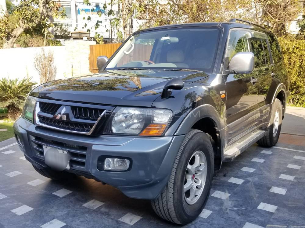 Mitsubishi Pajero 2004 for Sale in Lahore Mitsubishi Pajero 2004 for Sale in Lahore Image-2