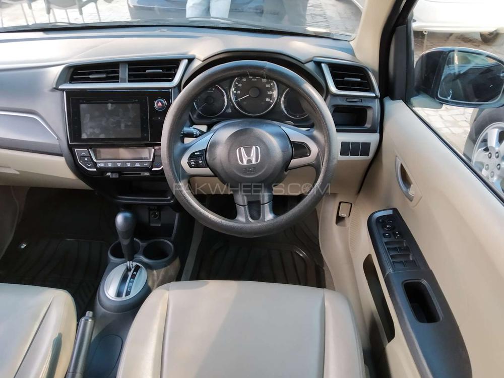 Honda BR-V 2017 for Sale in Lahore Honda BR-V 2017 for Sale in Lahore Image-8