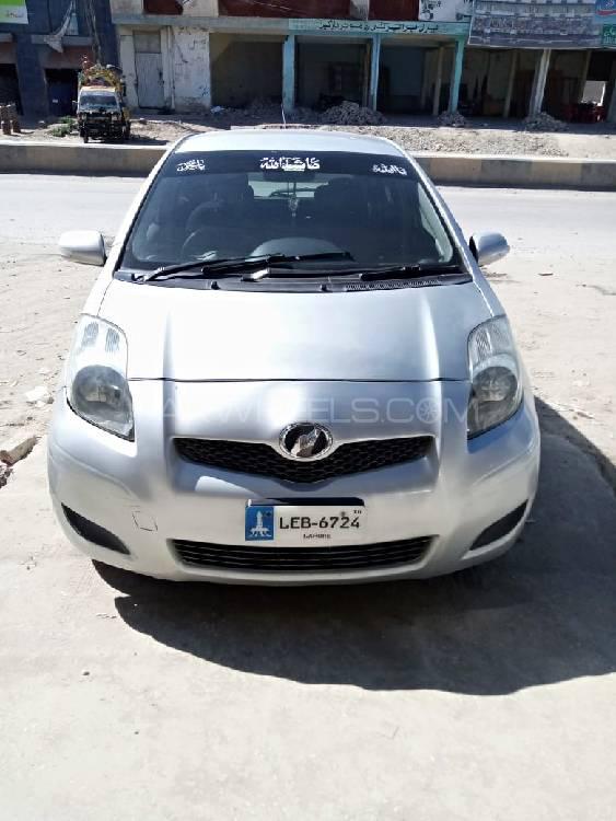 Toyota Vitz 2007 for Sale in Dera ismail khan Image-1