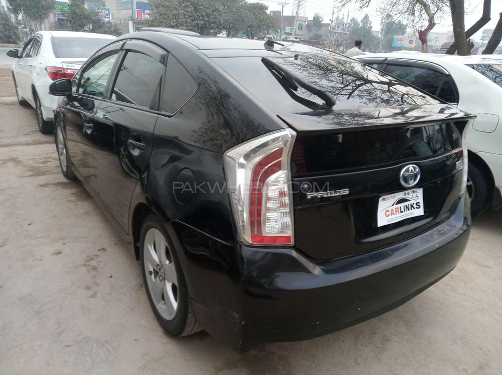 Toyota Prius 2013 for Sale in Gujranwala Toyota Prius 2013 for Sale in Gujranwala Image-4