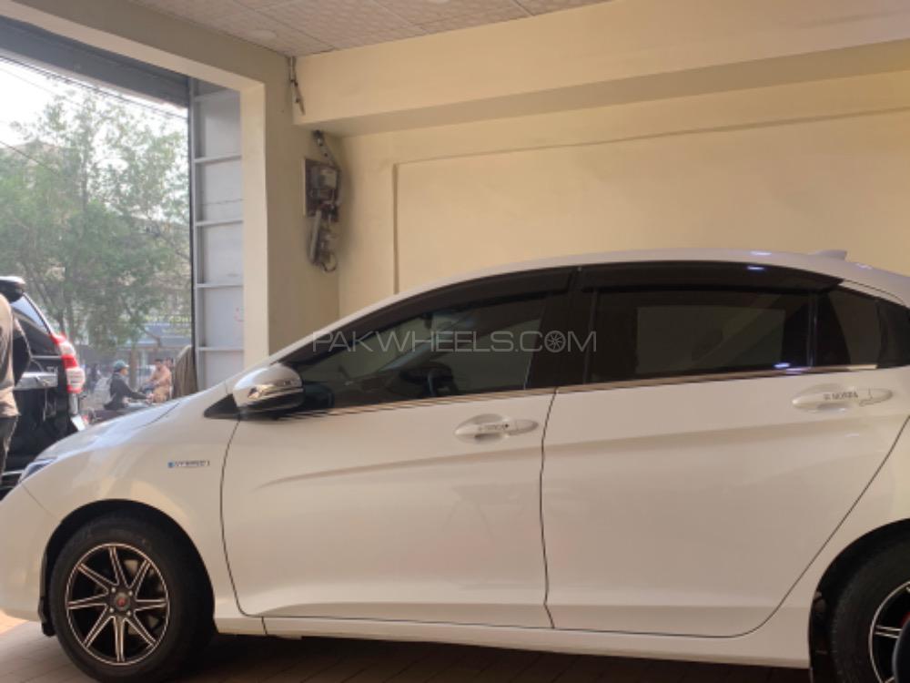 Honda Grace Hybrid 2015 for Sale in Karachi Honda Grace Hybrid 2015 for Sale in Karachi Image-10
