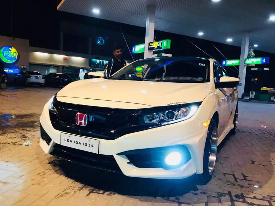 Honda Civic - 2018  Image-1