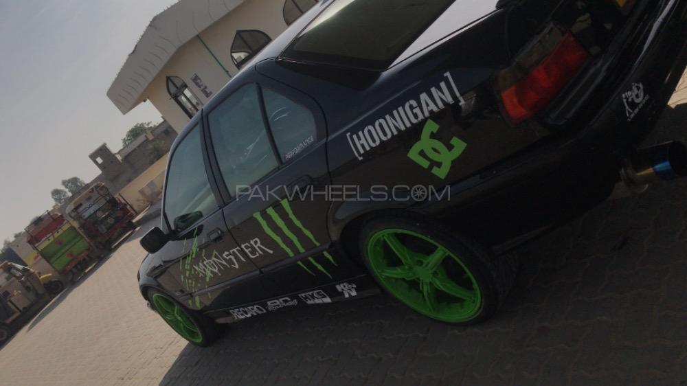 BMW 3 Series - 1995  BMW 3 Series - 1995  Image-3