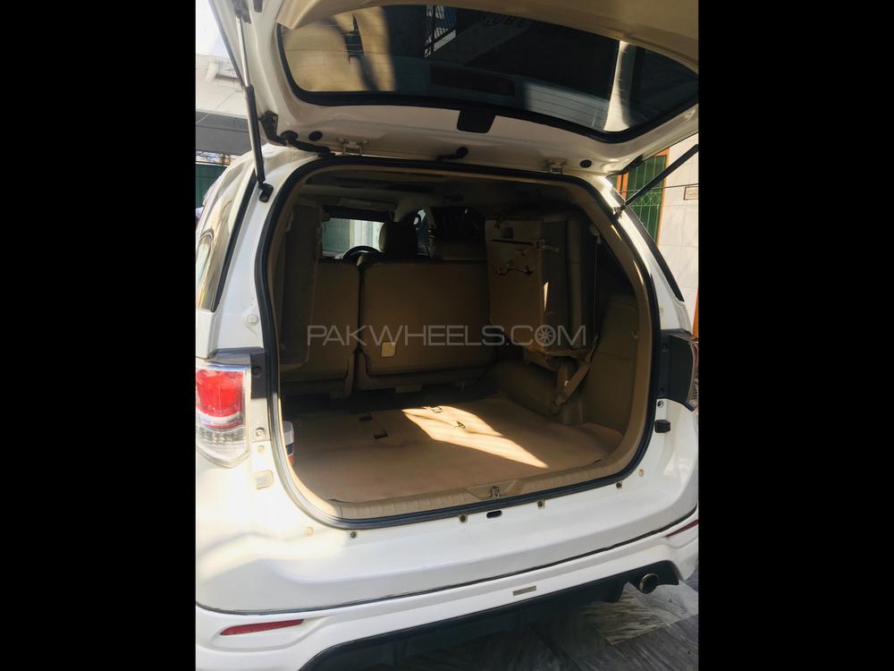 Toyota Fortuner 2015 for Sale in Sargodha Toyota Fortuner 2015 for Sale in Sargodha Image-3