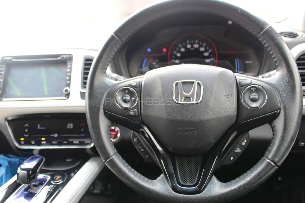Honda Vezel 2014 for Sale in Layyah Image-1
