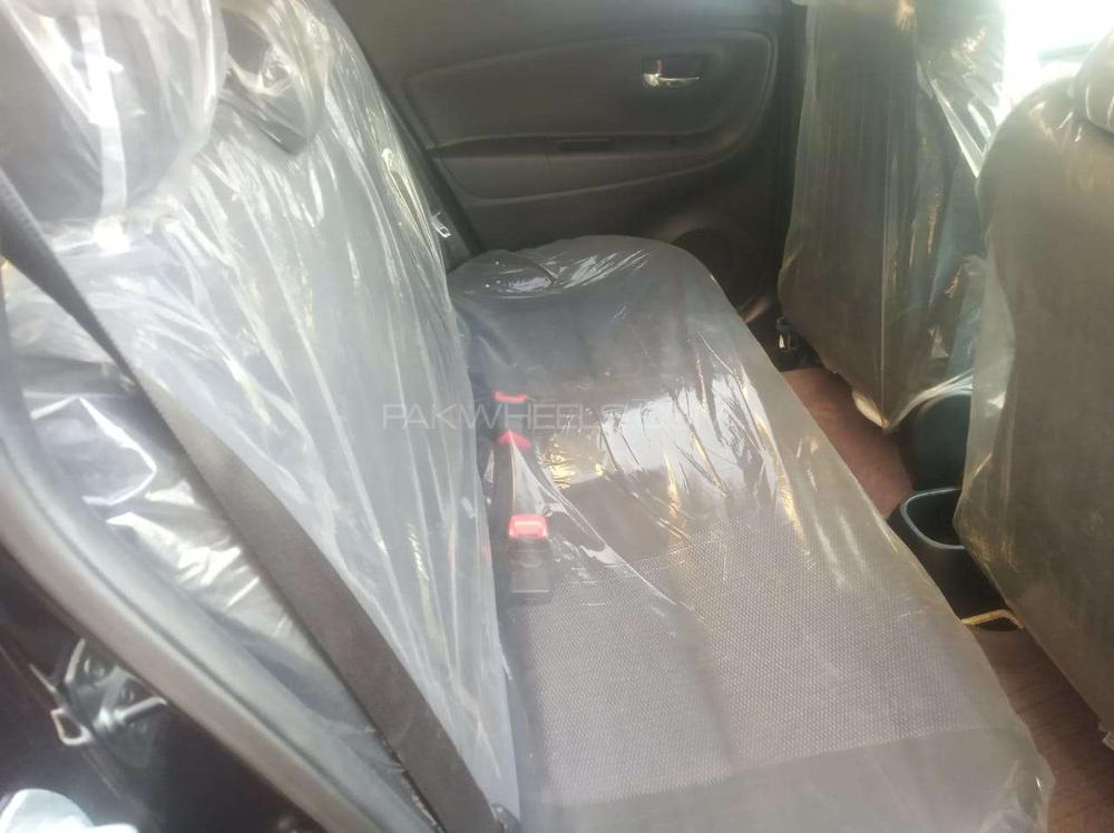 Toyota Vitz 2016 for Sale in Karachi Toyota Vitz 2016 for Sale in Karachi Image-12