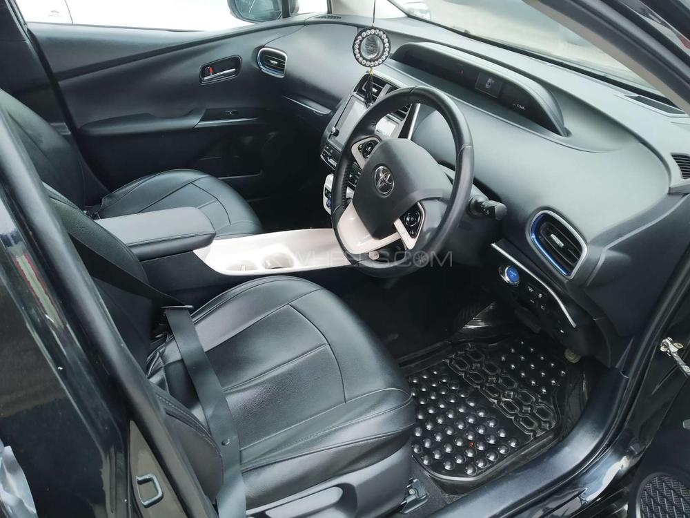 Toyota Prius 2016 for Sale in Lahore Toyota Prius 2016 for Sale in Lahore Image-5