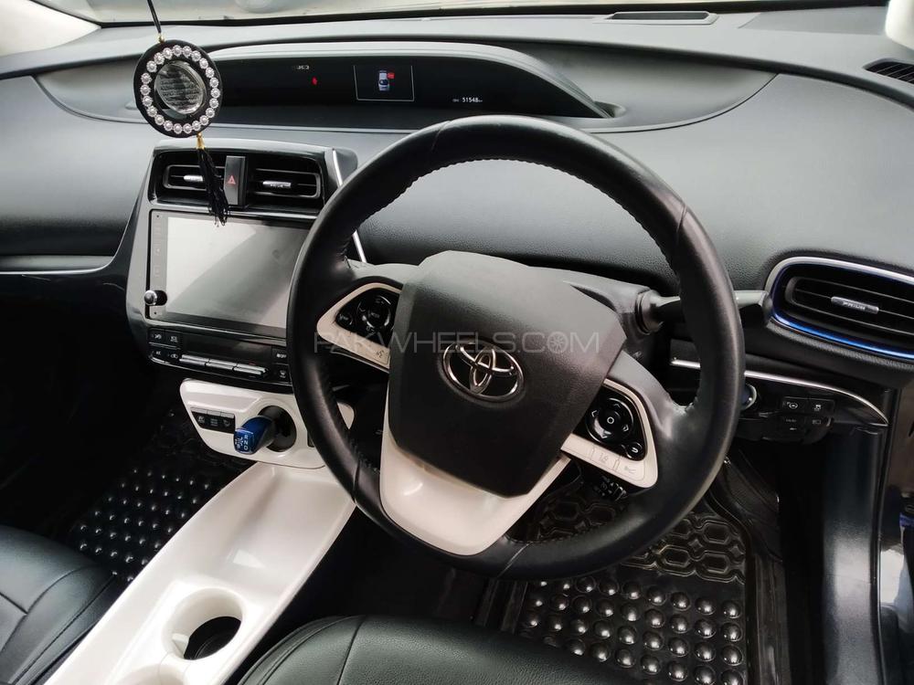 Toyota Prius 2016 for Sale in Lahore Toyota Prius 2016 for Sale in Lahore Image-6