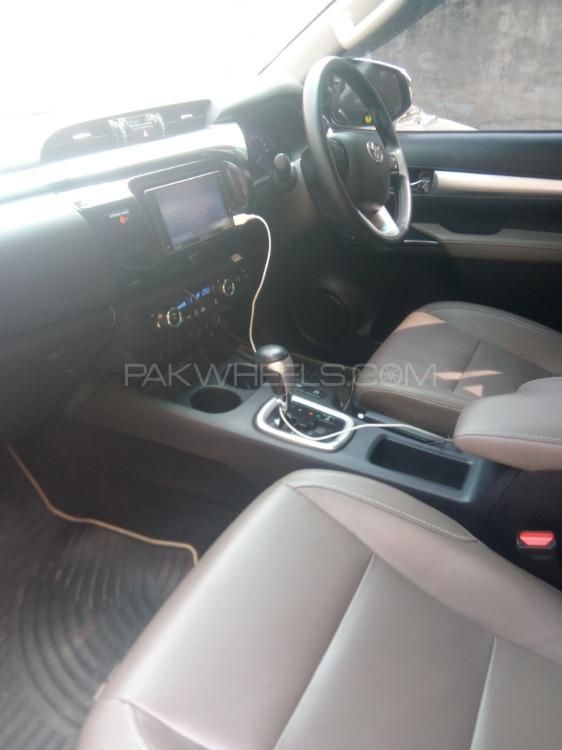 Toyota Hilux 2018 for Sale in Lahore Toyota Hilux 2018 for Sale in Lahore Image-13