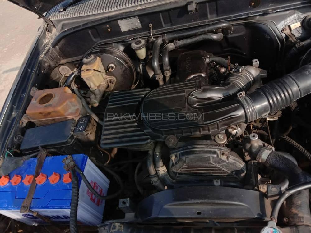 Toyota Hilux 2003 for Sale in Fateh pur Toyota Hilux 2003 for Sale in Fateh pur Image-8