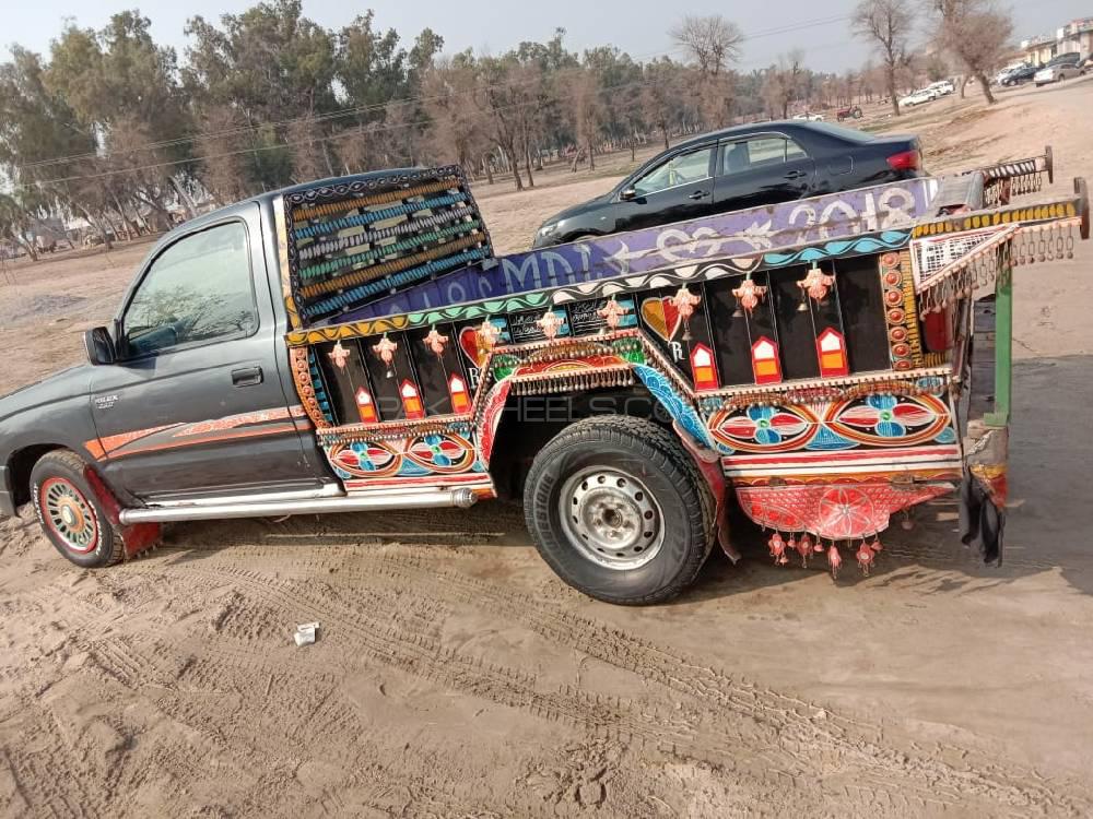 Toyota Hilux 2003 for Sale in Fateh pur Toyota Hilux 2003 for Sale in Fateh pur Image-7