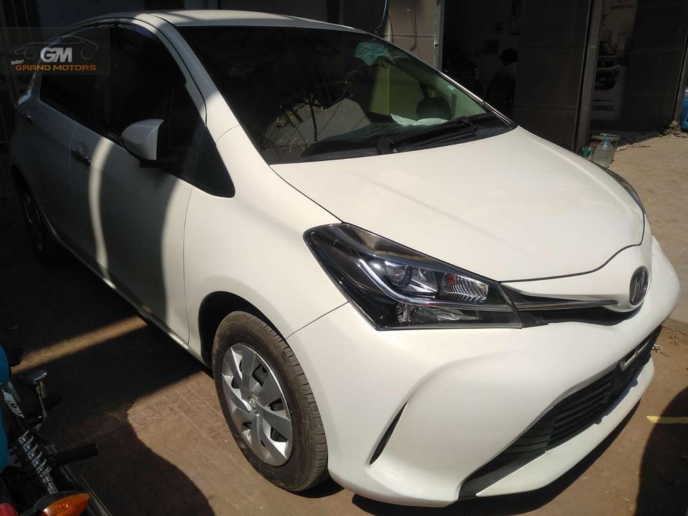 Toyota Vitz 2016 for Sale in Karachi Image-1