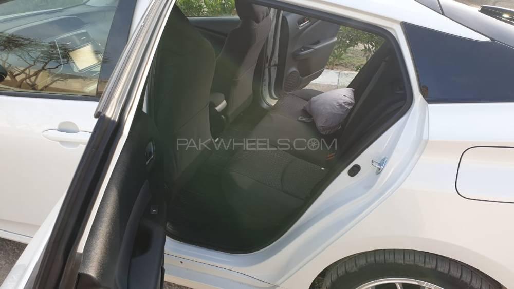 Toyota Prius 2016 for Sale in Hyderabad Toyota Prius 2016 for Sale in Hyderabad Image-7