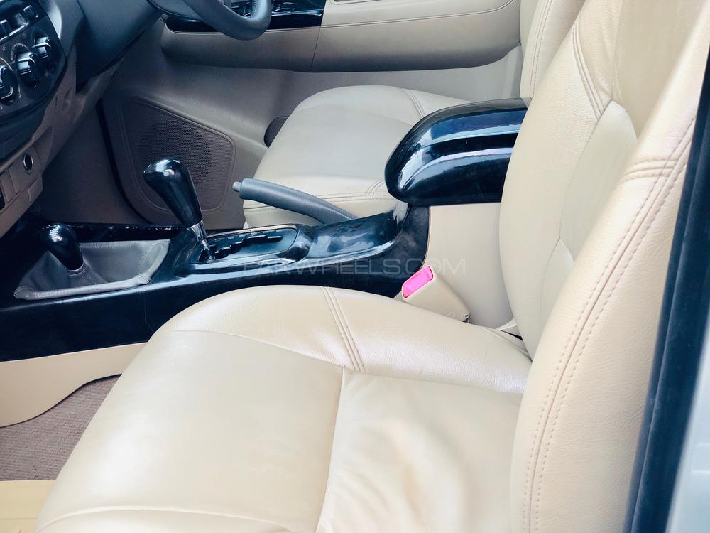 Toyota Hilux 2012 for Sale in Lahore Toyota Hilux 2012 for Sale in Lahore Image-5