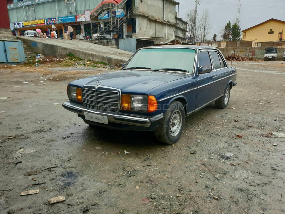 Mercedes Benz E Class 1981 for Sale in Abbottabad Image-1