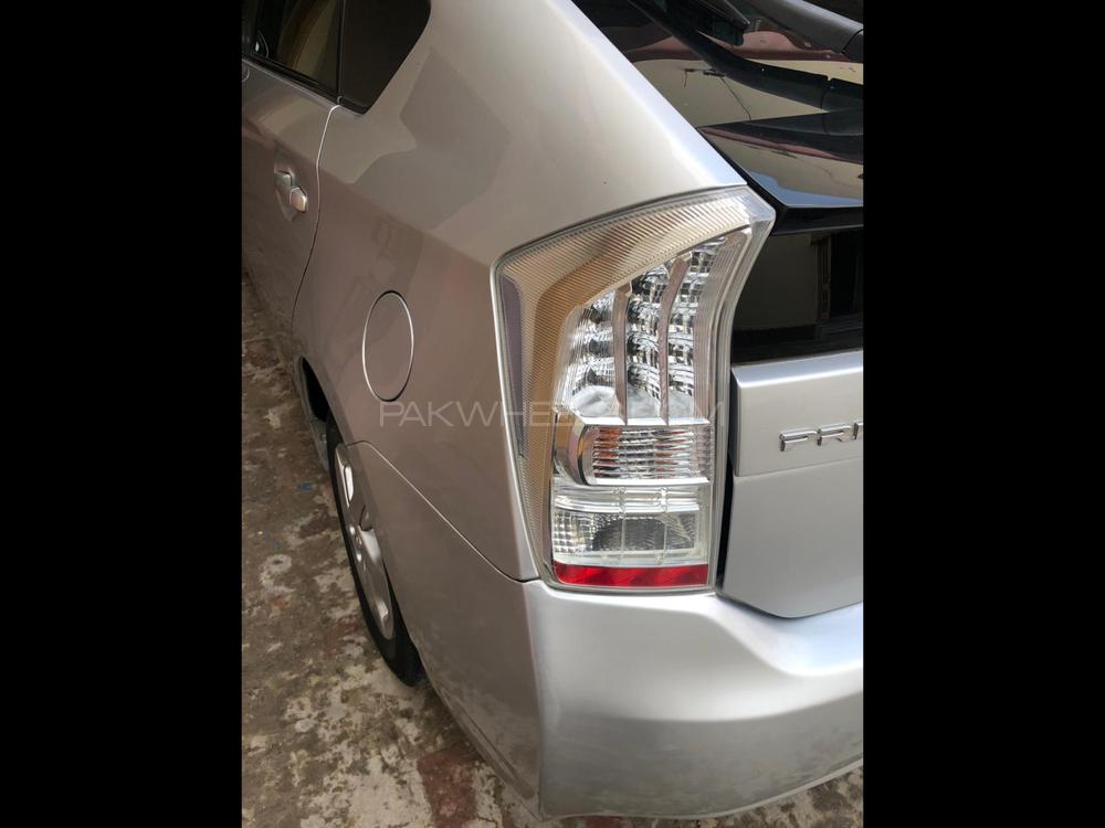 Toyota Prius 2010 for Sale in Lahore Toyota Prius 2010 for Sale in Lahore Image-3