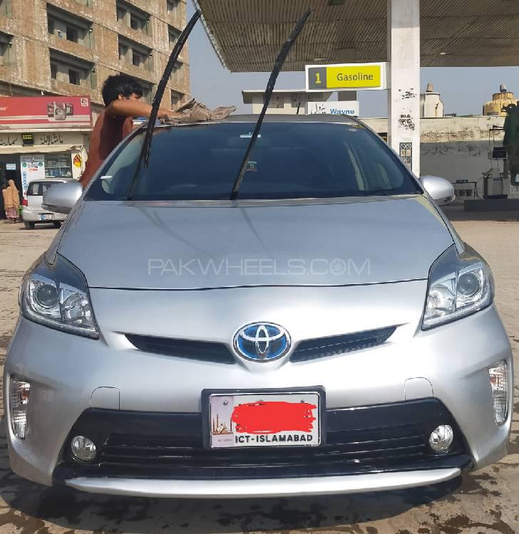Toyota Prius 2013 for Sale in Peshawar Image-1