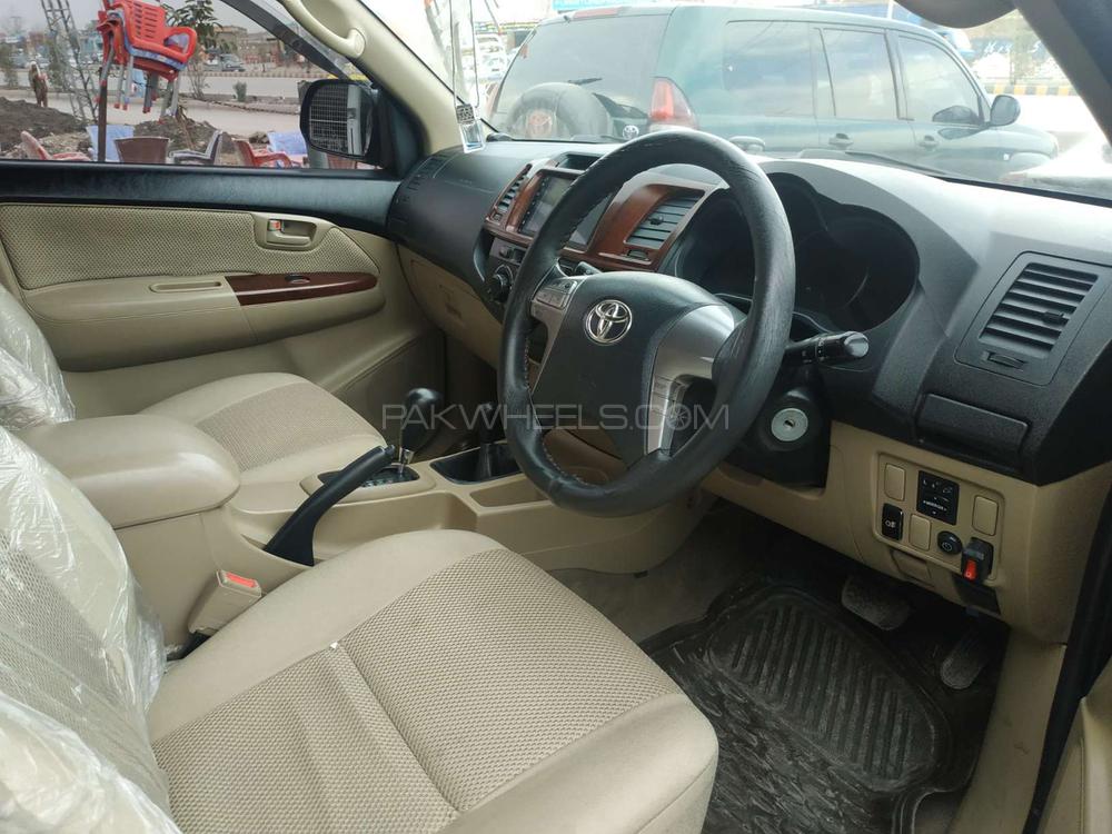 Toyota Hilux 2015 for Sale in Peshawar Image-1