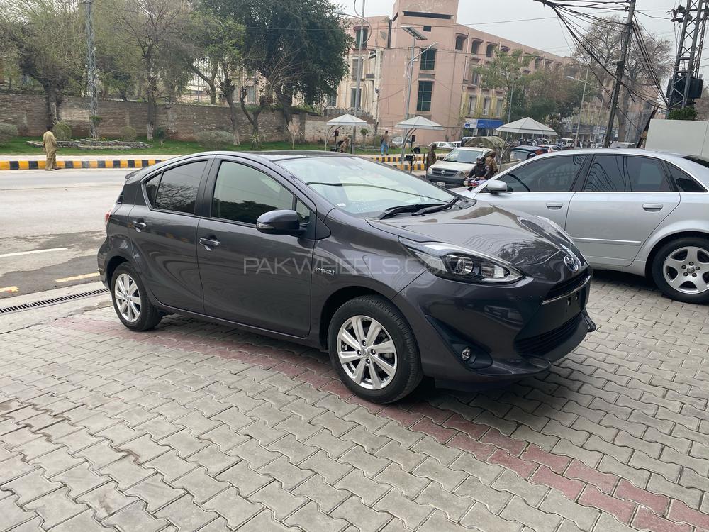 Toyota Aqua 2017 for Sale in Peshawar Image-1