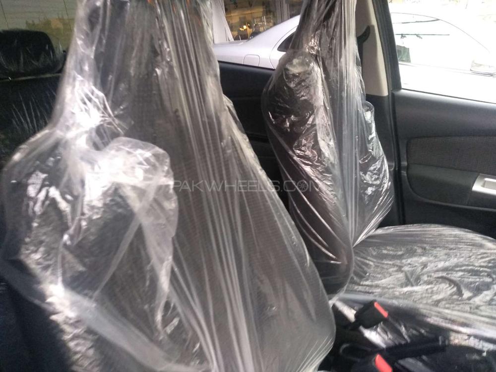 Toyota Vitz 2016 for Sale in Rawalpindi Toyota Vitz 2016 for Sale in Rawalpindi Image-8