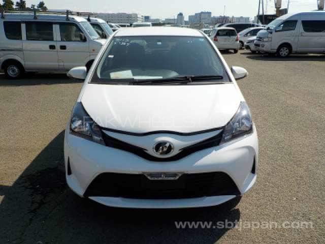 Toyota Vitz 2016 for Sale in Sialkot Toyota Vitz 2016 for Sale in Sialkot Image-3