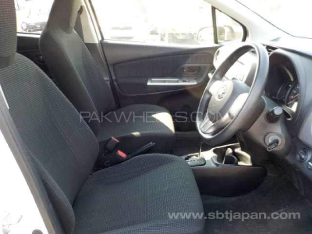 Toyota Vitz 2016 for Sale in Sialkot Toyota Vitz 2016 for Sale in Sialkot Image-6