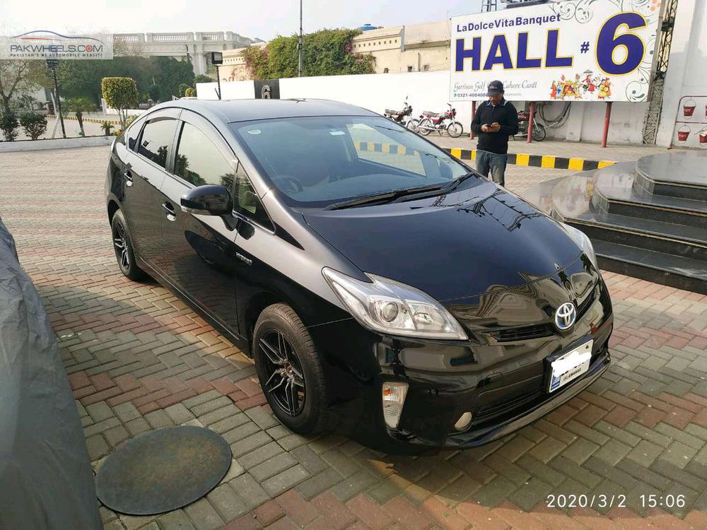 Toyota Prius 2012 for Sale in Lahore Toyota Prius 2012 for Sale in Lahore Image-2