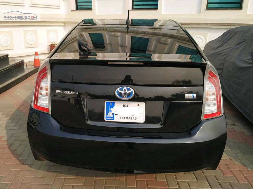 Toyota Prius 2012 for Sale in Lahore Toyota Prius 2012 for Sale in Lahore Image-5