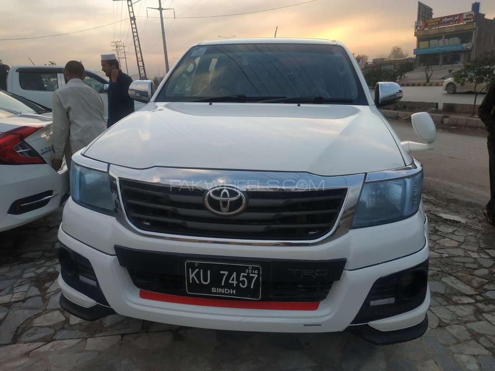 Toyota Hilux 2016 for Sale in Peshawar Image-1
