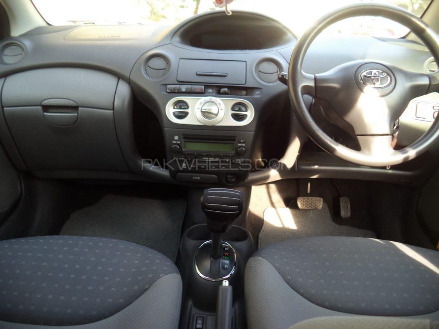 Toyota Vitz 2004 for Sale in Peshawar Toyota Vitz 2004 for Sale in Peshawar Image-2