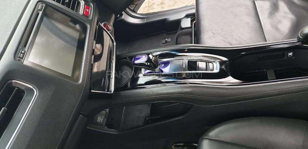 Honda Vezel 2014 for Sale in Islamabad Honda Vezel 2014 for Sale in Islamabad Image-22