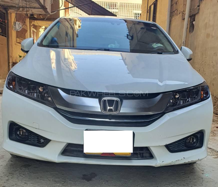 Honda Grace Hybrid 2016 for Sale in Karachi Image-1