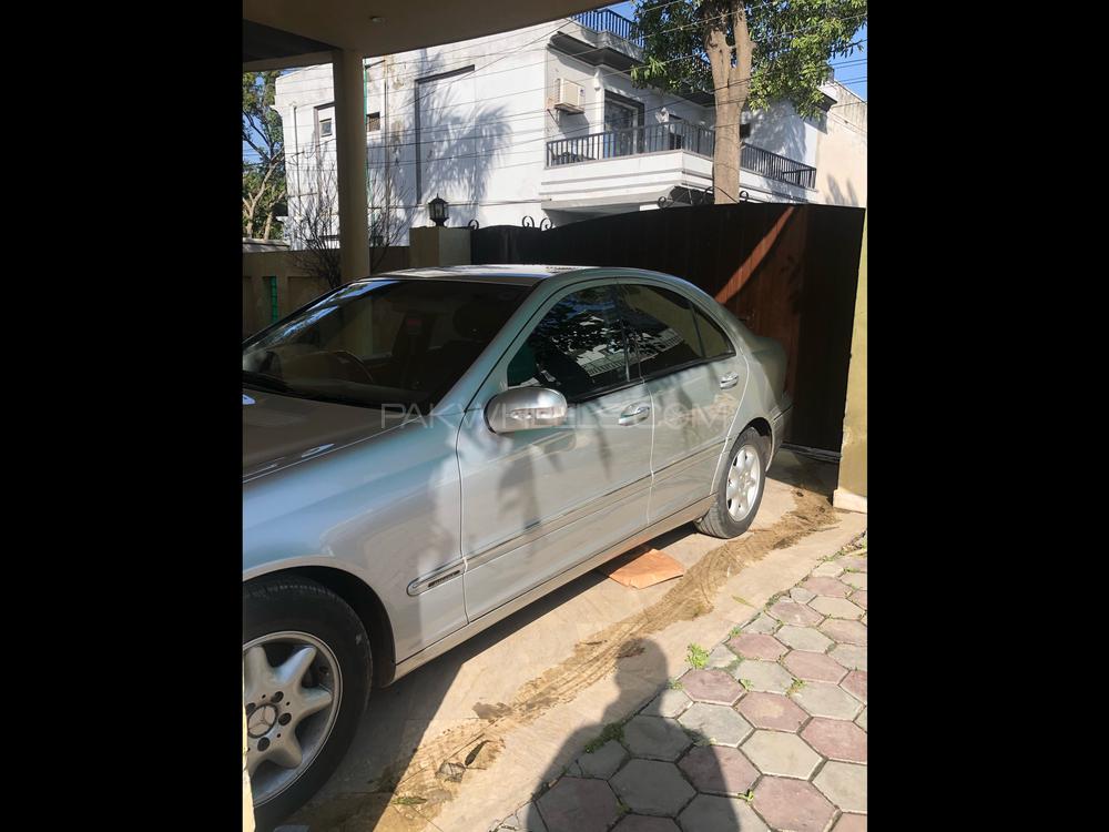 Mercedes Benz C Class 2003 for Sale in Sargodha Mercedes Benz C Class 2003 for Sale in Sargodha Image-4