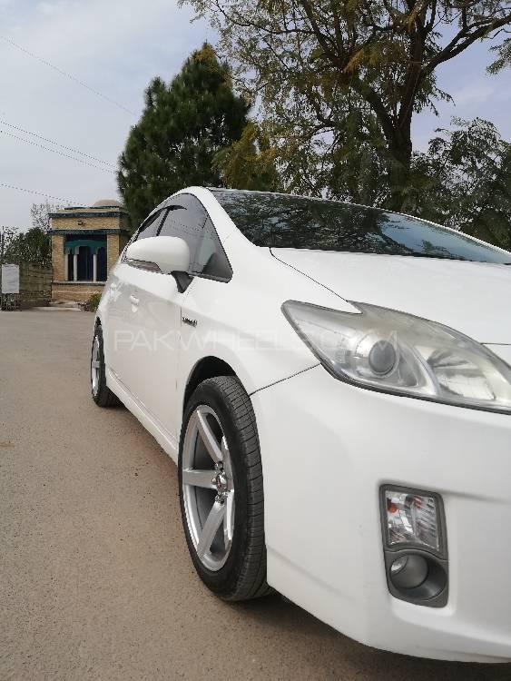 Toyota Prius 2010 for Sale in Sargodha Toyota Prius 2010 for Sale in Sargodha Image-3