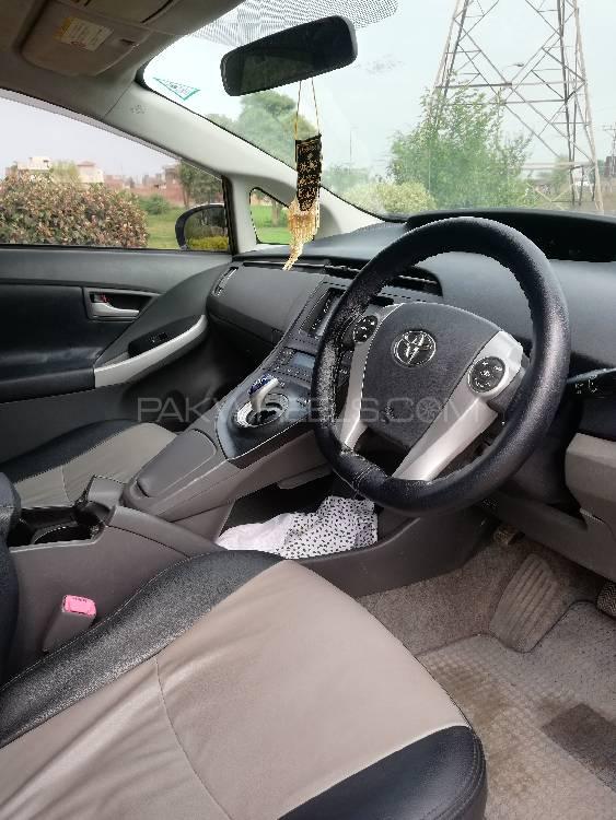 Toyota Prius 2010 for Sale in Sargodha Toyota Prius 2010 for Sale in Sargodha Image-4