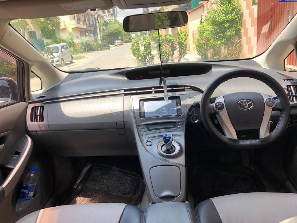 Toyota Prius 2010 for Sale in Sargodha Toyota Prius 2010 for Sale in Sargodha Image-10