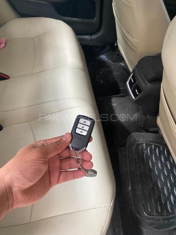 Honda Civic 2017 for Sale in Faisalabad Honda Civic 2017 for Sale in Faisalabad Image-4