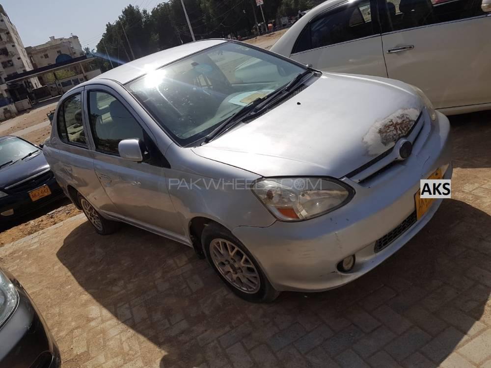 Toyota Platz 2004 for Sale in Karachi Image-1