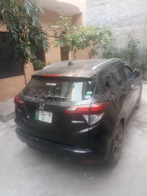 Honda Vezel 2014 for Sale in Lahore Honda Vezel 2014 for Sale in Lahore Image-5