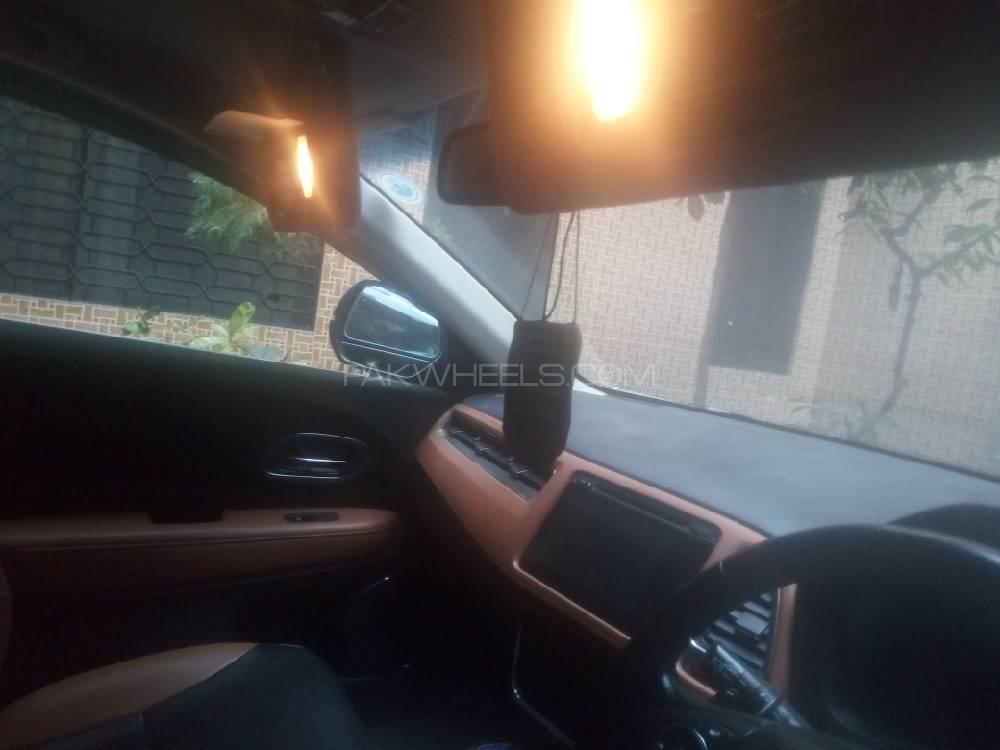 Honda Vezel 2014 for Sale in Lahore Honda Vezel 2014 for Sale in Lahore Image-17