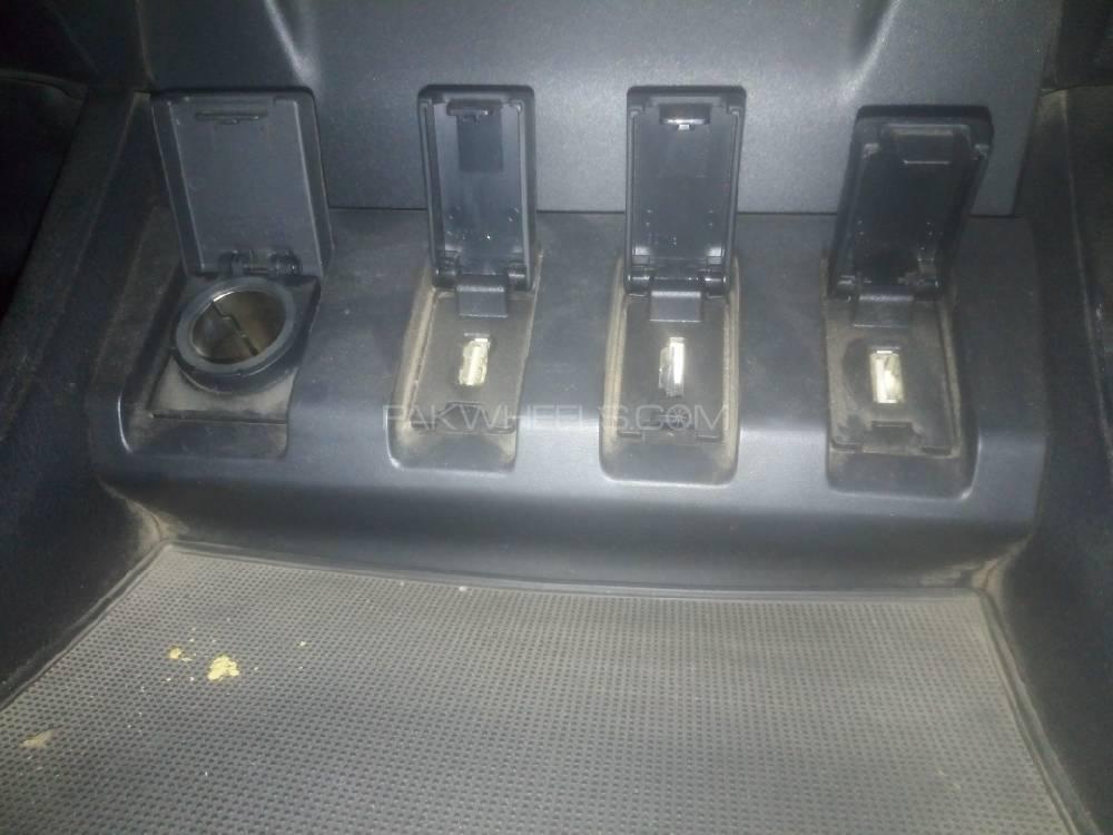 Honda Vezel 2014 for Sale in Lahore Honda Vezel 2014 for Sale in Lahore Image-14