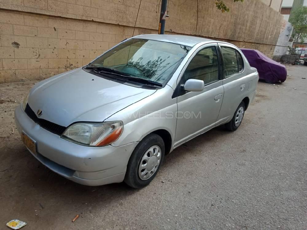 Toyota Platz 2001 for Sale in Karachi Image-1