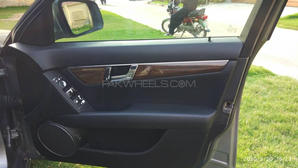 Mercedes Benz C Class 2007 for Sale in Multan Mercedes Benz C Class 2007 for Sale in Multan Image-8