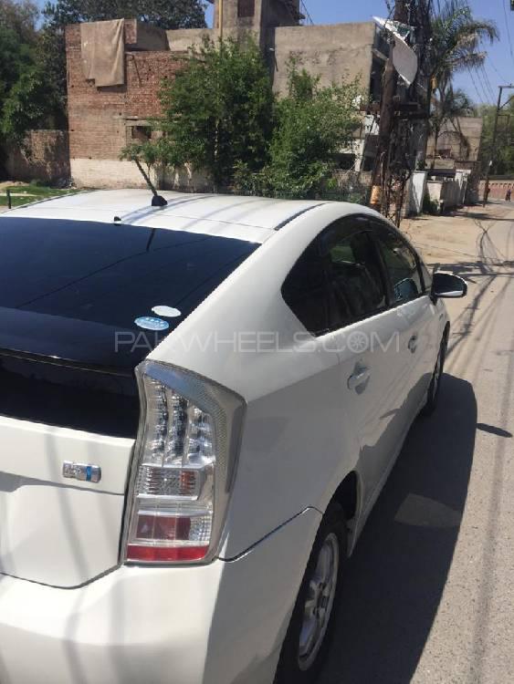 Toyota Prius 2010 for Sale in Lahore Toyota Prius 2010 for Sale in Lahore Image-5