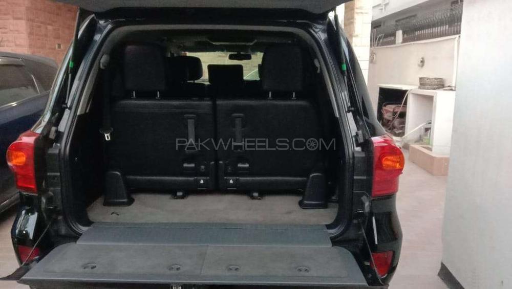 Toyota Land Cruiser 2010 for Sale in Karachi Toyota Land Cruiser 2010 for Sale in Karachi Image-5