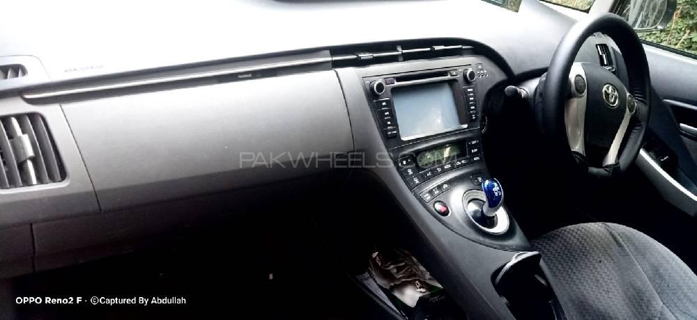 Toyota Prius 2015 for Sale in Lahore Toyota Prius 2015 for Sale in Lahore Image-5