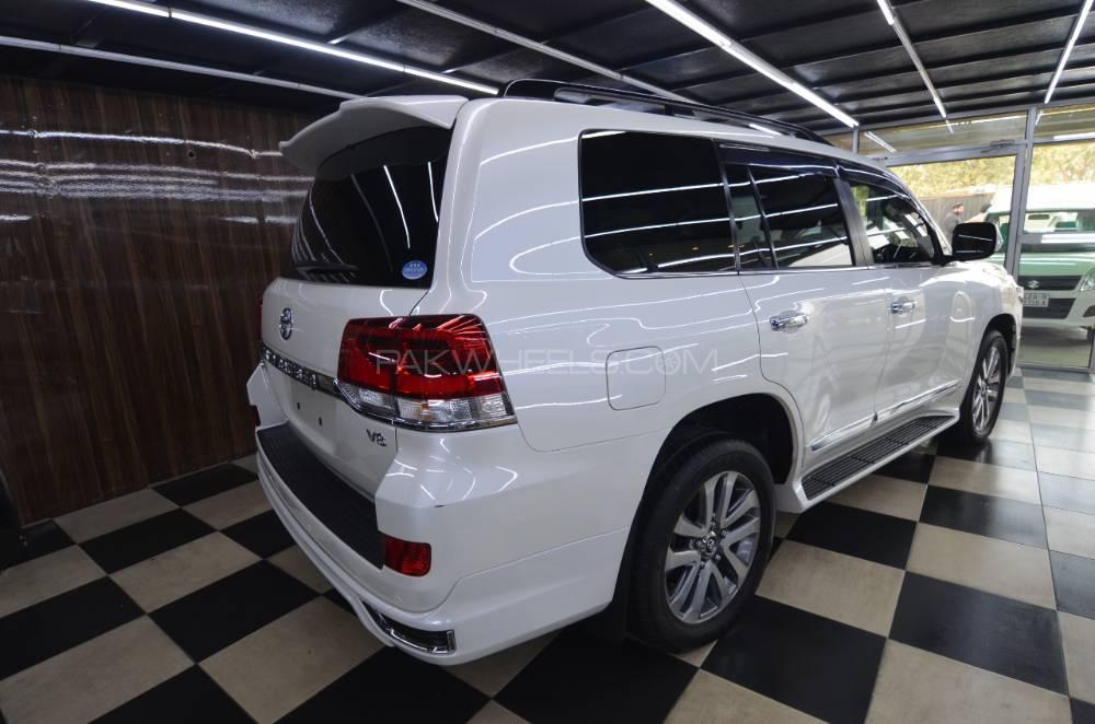 Toyota Land Cruiser 2017 for Sale in Lahore Toyota Land Cruiser 2017 for Sale in Lahore Image-8