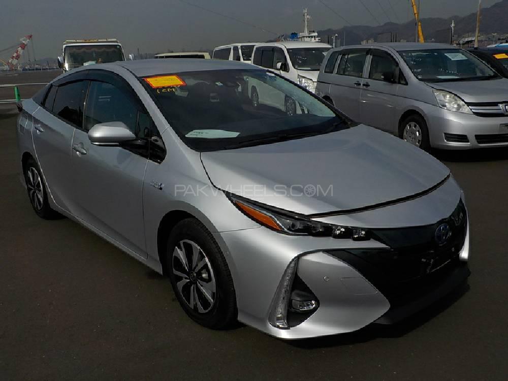 Toyota Prius 2017 for Sale in Karachi Toyota Prius 2017 for Sale in Karachi Image-8