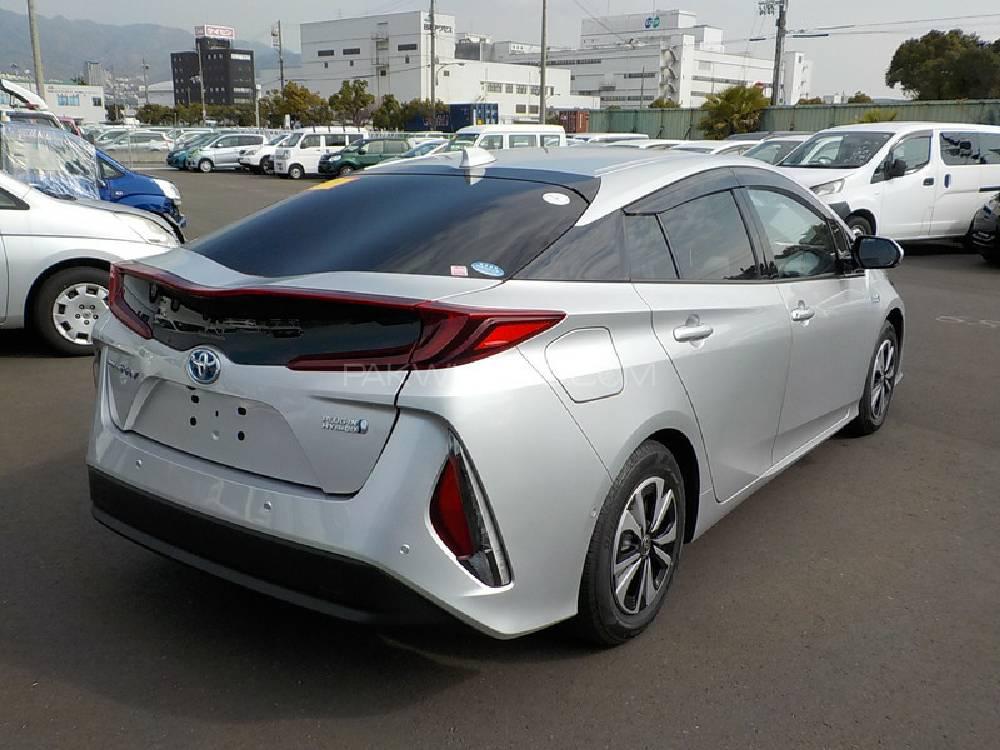 Toyota Prius 2017 for Sale in Karachi Toyota Prius 2017 for Sale in Karachi Image-4